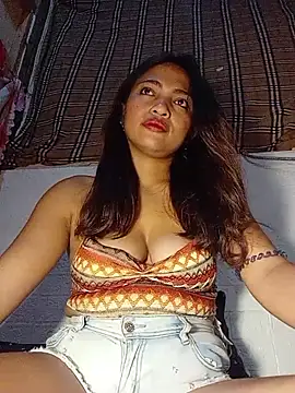 Snapshot of prettybella4u chatting on June 29, 2026, 8:53 am prettybella4u online show from June 29, 2026, 8:53 am