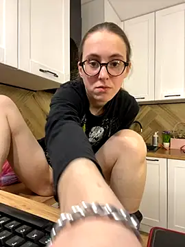 MartiniiSelenna online show from October 16, 2025, 6:14 am