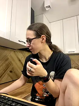 MartiniiSelenna online show from November 11, 2025, 6:35 am