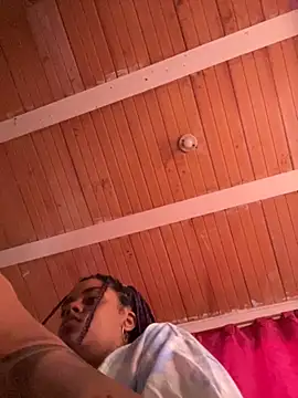 ladyrd1 online show from November 6, 2025, 2:51 pm