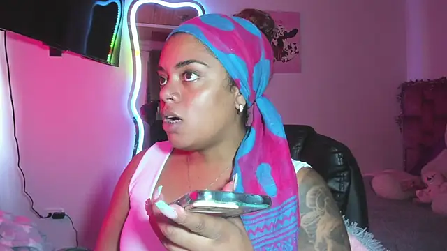 ladyrd1 online show from January 12, 2026, 8:47 pm