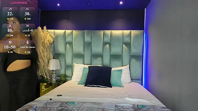 MarianaGarciaa   online show from September 10, 2025, 11:32 am