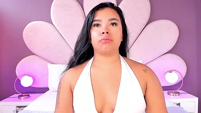 MarianaGarciaa   online show from November 8, 2025, 7:23 pm