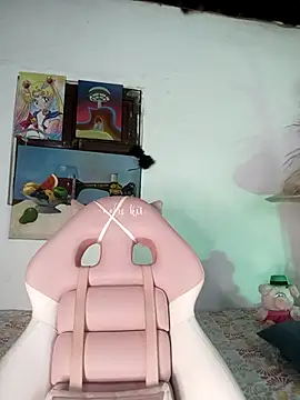 lovely kitt online show from March 11, 2026, 12:49 am