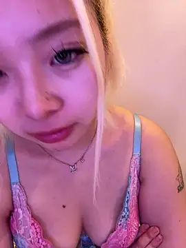 Rei1216xo online show from April 16, 2026, 3:13 pm