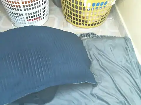 Snapshot of centzSexy chatting on March 27, 2026, 9:10 am centzSexy online show from March 27, 2026, 9:10 am