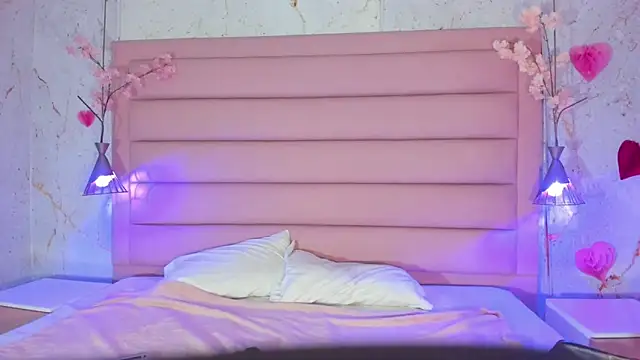 sabrinamilani online show from April 7, 2026, 3:18 am