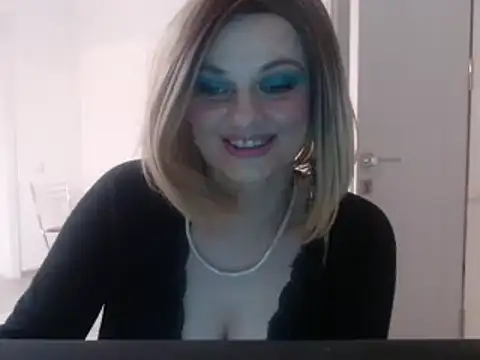 Snapshot of YourSweetJam chatting on January 4, 2025, 4:22 pm YourSweetJam online show from January 4, 2025, 4:22 pm