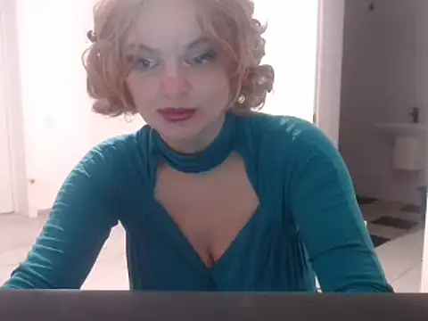 Snapshot of YourSweetJam chatting on March 12, 2025, 12:20 am YourSweetJam online show from March 12, 2025, 12:20 am