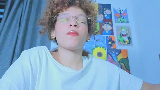 Ada gales  online show from June 18, 2026, 3:29 am