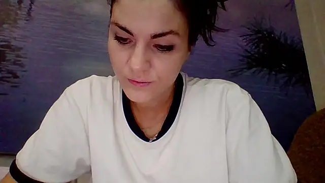 AliceTailor online show from May 25, 2026, 11:33 pm