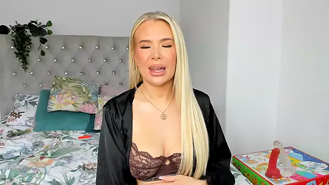 Alexia-Lee online show from January 14, 2025, 1:17 pm