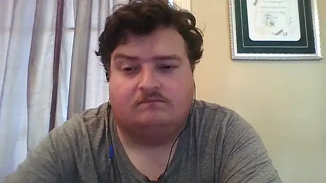 Snapshot of YelpedAverting chatting on September 12, 2025, 8:09 pm YelpedAverting online show from September 12, 2025, 8:09 pm