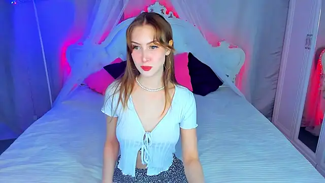 Snapshot of VitalinaBlue chatting on December 9, 2024, 9:06 am VitalinaBlue online show from December 9, 2024, 9:06 am