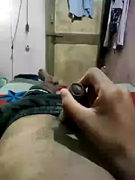 Snapshot of PlayBoy0299 chatting on December 29, 2024, 11:40 am PlayBoy0299 online show from December 29, 2024, 11:40 am