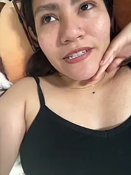 Snapshot of ZUCAAT chatting on February 22, 2026, 11:03 pm ZUCAAT online show from February 22, 2026, 11:03 pm