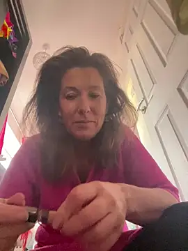 Snapshot of Lwhite1 chatting on October 1, 2025, 4:13 pm Lwhite1 online show from October 1, 2025, 4:13 pm