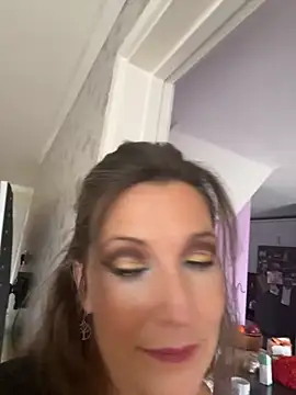 Snapshot of Lwhite1 chatting on October 2, 2025, 4:03 pm Lwhite1 online show from October 2, 2025, 4:03 pm