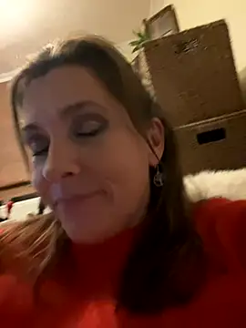 Snapshot of Lwhite1 chatting on October 4, 2025, 11:47 pm Lwhite1 online show from October 4, 2025, 11:47 pm