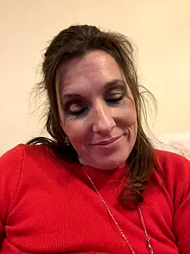 Snapshot of Lwhite1 chatting on October 5, 2025, 10:29 pm Lwhite1 online show from October 5, 2025, 10:29 pm