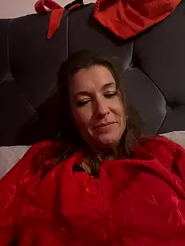 Snapshot of Lwhite1 chatting on October 26, 2025, 7:20 pm Lwhite1 online show from October 26, 2025, 7:20 pm