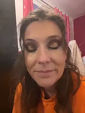 Snapshot of Lwhite1 chatting on October 27, 2025, 4:55 pm Lwhite1 online show from October 27, 2025, 4:55 pm