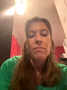 Snapshot of Lwhite1 chatting on October 29, 2025, 4:42 pm Lwhite1 online show from October 29, 2025, 4:42 pm