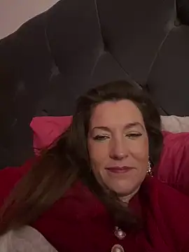 Snapshot of Lwhite1 chatting on November 8, 2025, 4:29 pm Lwhite1 online show from November 8, 2025, 4:29 pm