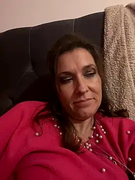 Snapshot of Lwhite1 chatting on November 12, 2025, 12:44 am Lwhite1 online show from November 12, 2025, 12:44 am