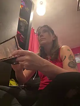 Snapshot of Lwhite1 chatting on November 13, 2025, 4:39 pm Lwhite1 online show from November 13, 2025, 4:39 pm