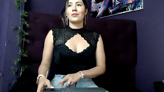 merlinaadams  online show from February 22, 2025, 7:36 pm