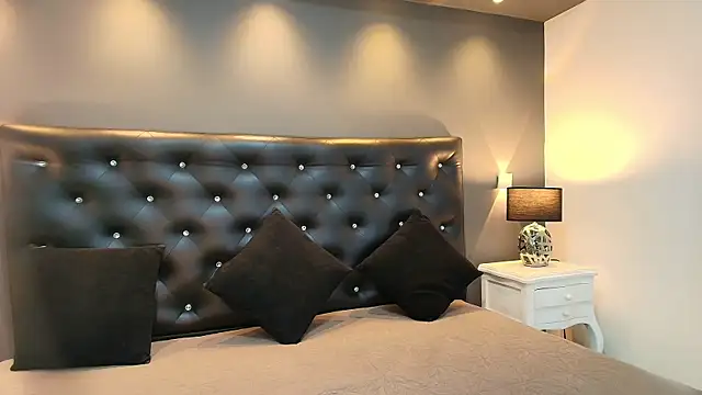 Snapshot of dirtyvictoria chatting on December 21, 2025, 12:34 pm dirtyvictoria online show from December 21, 2025, 12:34 pm