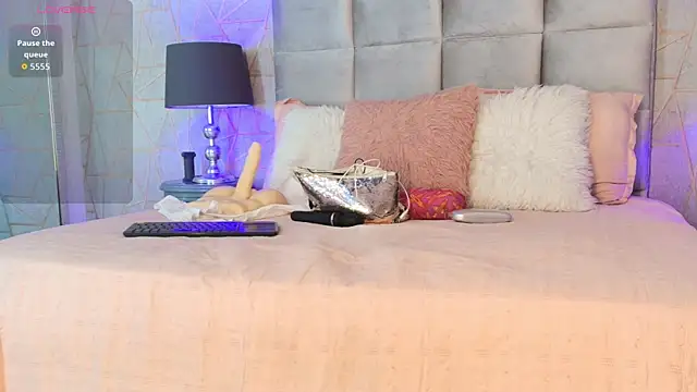 emily parkerr online show from April 22, 2026, 3:24 pm