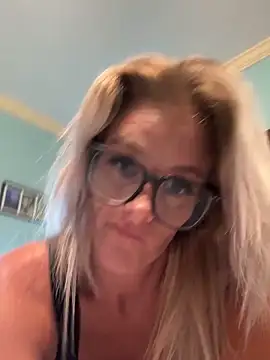 vixendoll87 online show from October 11, 2025, 3:50 am