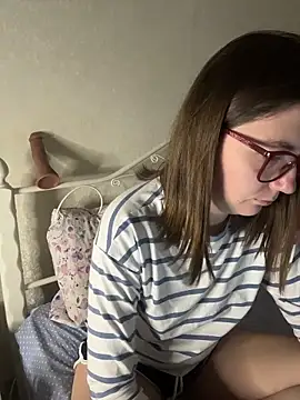 BeatriceTender online show from February 10, 2026, 7:40 pm