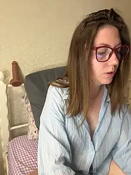 Snapshot of BeatriceTender chatting on May 17, 2026, 7:32 pm BeatriceTender online show from May 17, 2026, 7:32 pm