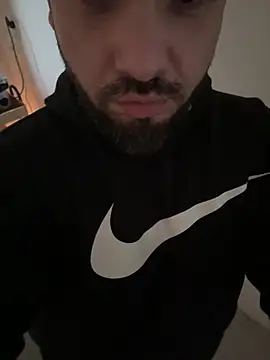 Snapshot of HairyArab90 chatting on February 12, 2026, 2:34 pm HairyArab90 online show from February 12, 2026, 2:34 pm