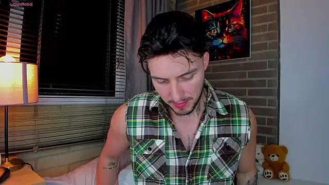 liam oficial02 online show from June 20, 2026, 3:31 am