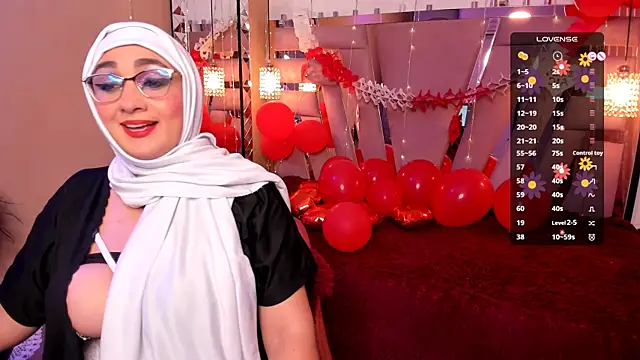 HijabiMilf online show from February 12, 2025, 1:48 pm