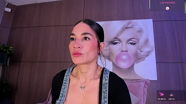 AgattaDuque online show from April 12, 2026, 11:21 pm