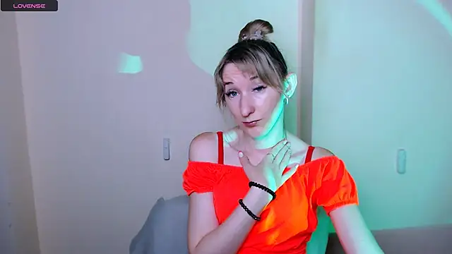 Snapshot of AmandaSell chatting on July 7, 2026, 7:23 am AmandaSell online show from July 7, 2026, 7:23 am