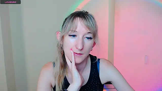Snapshot of AmandaSell chatting on July 14, 2026, 10:21 am AmandaSell online show from July 14, 2026, 10:21 am