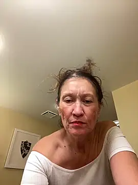 Snapshot of TheDime chatting on January 20, 2025, 7:35 pm TheDime online show from January 20, 2025, 7:35 pm