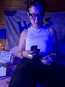 Snapshot of TheDime chatting on February 21, 2025, 9:11 pm TheDime online show from February 21, 2025, 9:11 pm