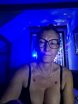 Snapshot of TheDime chatting on March 1, 2025, 11:58 pm TheDime online show from March 1, 2025, 11:58 pm