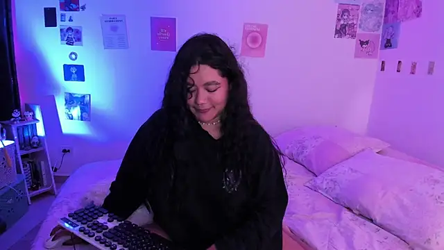 StephaniFox online show from December 20, 2024, 3:03 am