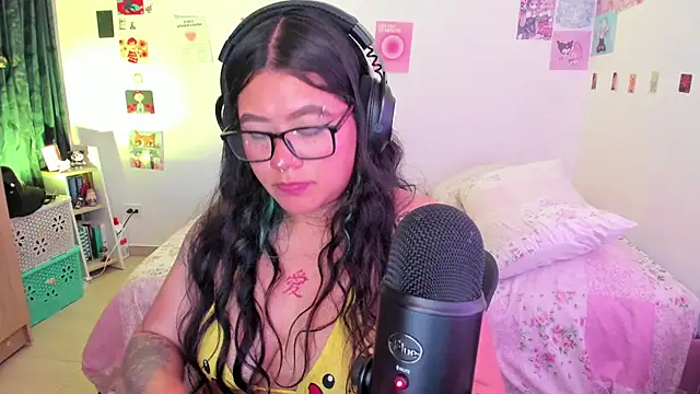 StephaniFox online show from December 26, 2024, 4:10 am