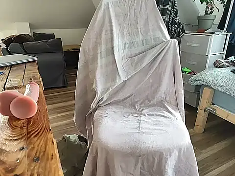 Snapshot of twinkish_90 chatting on November 6, 2025, 1:01 pm twinkish 90 online show from November 6, 2025, 1:01 pm