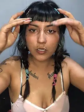 Snapshot of toxikkka chatting on February 20, 2025, 12:52 am toxikkka online show from February 20, 2025, 12:52 am