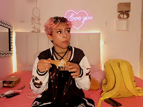 lilith horny online show from April 18, 2026, 7:07 pm